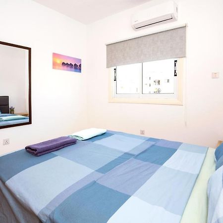 Mynapa Apartments 아이아 나파 외부 사진