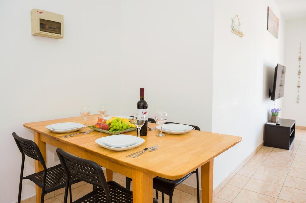 Mynapa Apartments 아이아 나파 외부 사진
