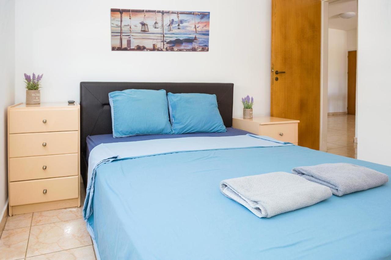 Mynapa Apartments 아이아 나파 외부 사진