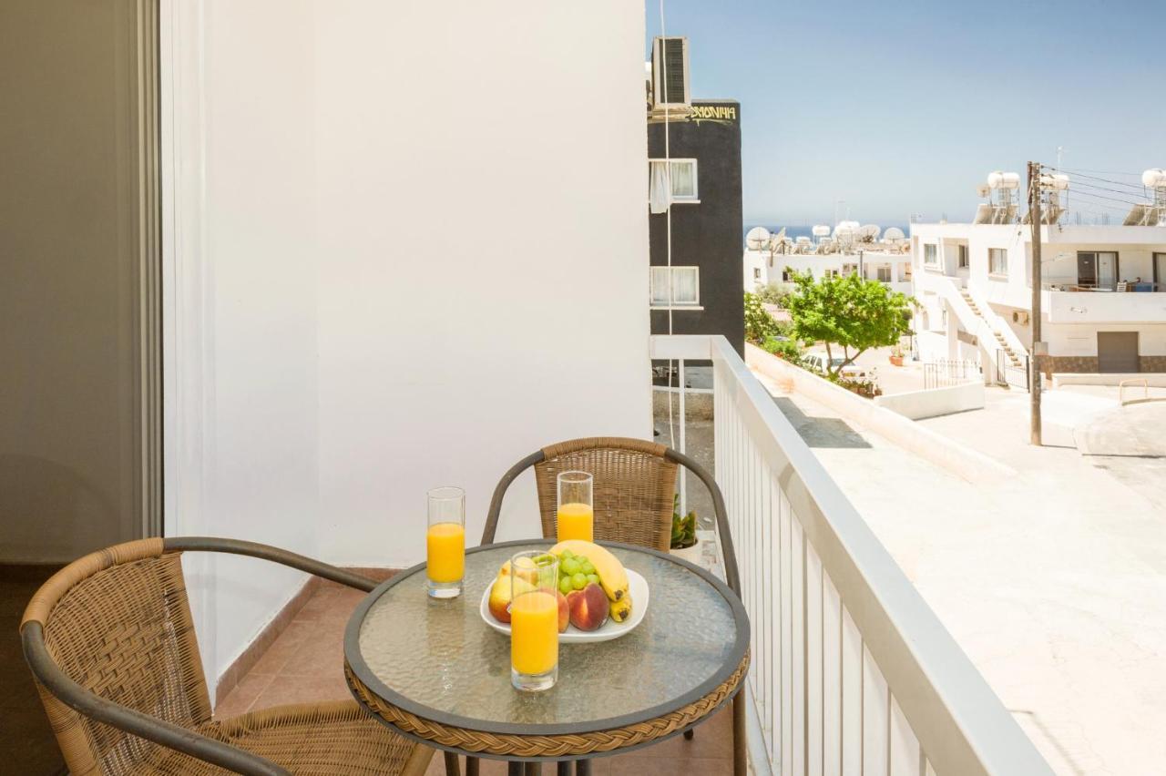 Mynapa Apartments 아이아 나파 외부 사진