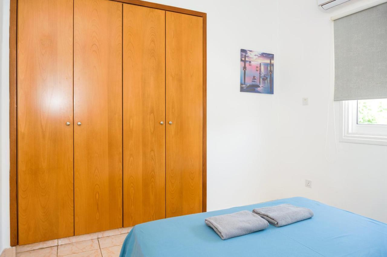 Mynapa Apartments 아이아 나파 외부 사진