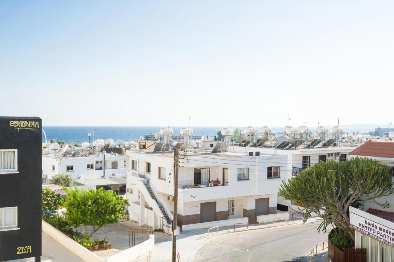 Mynapa Apartments 아이아 나파 외부 사진