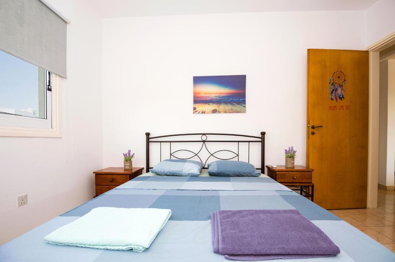 Mynapa Apartments 아이아 나파 외부 사진